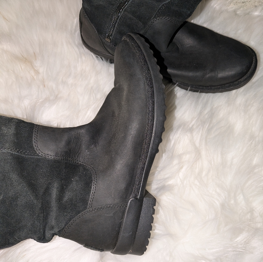 Uggs Winter Boot - image 6